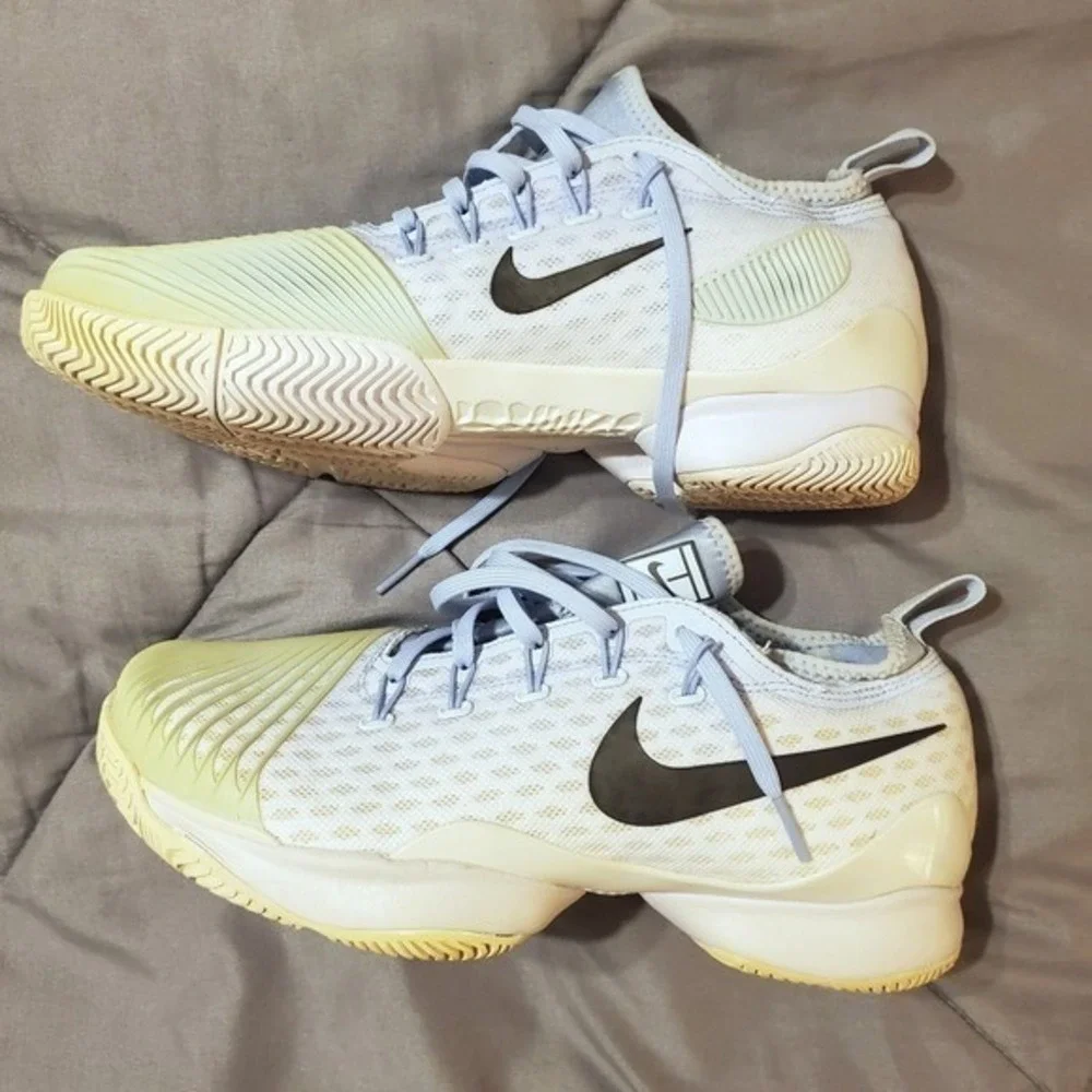 Nike Air Zoom Ultra React Women Tennis Shoes White Light Blue Peach Size 9 - Picture 2 of 8